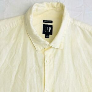 GAP Men’s 100% Linen Relaxed Shirt